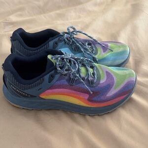 Merrell women’s Navy Multicolor Swirl Trail Sneakers